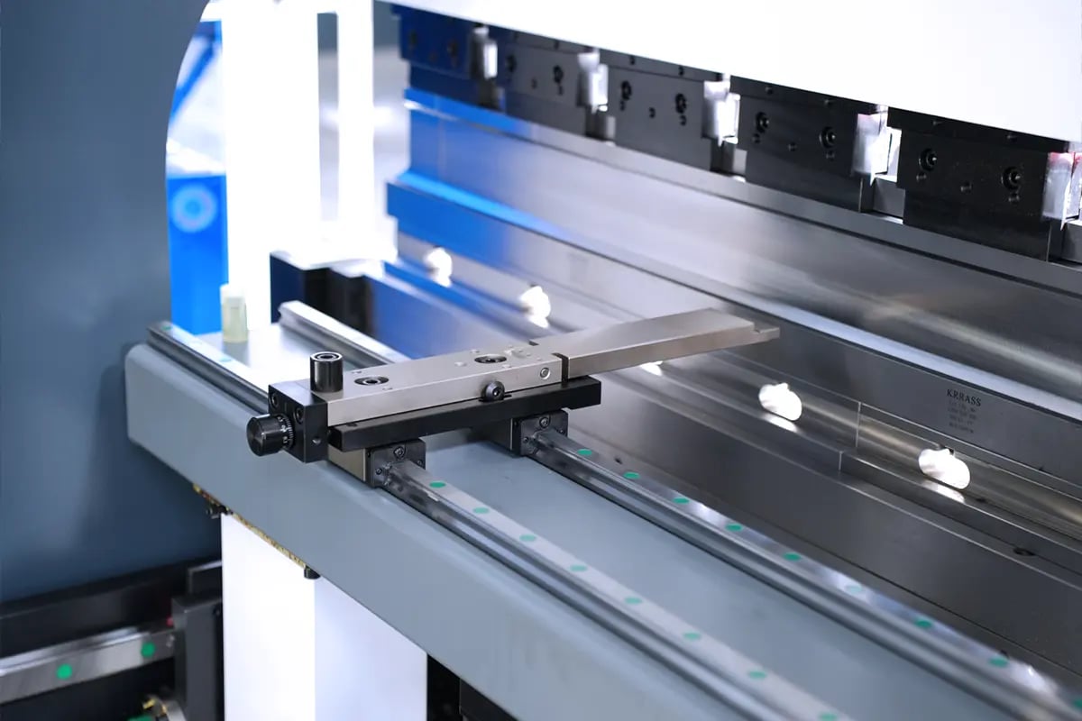 2024 Hydraulic Press Brake Selection Guide – How to Quickly Choose a Press Brake 14 Backgauge 4+1Axis