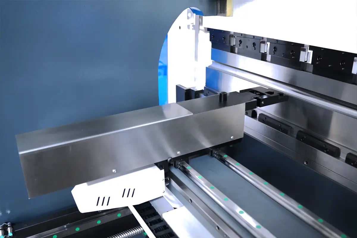 2024 Hydraulic Press Brake Selection Guide – How to Quickly Choose a Press Brake 15 Backgauge 5+1Axis