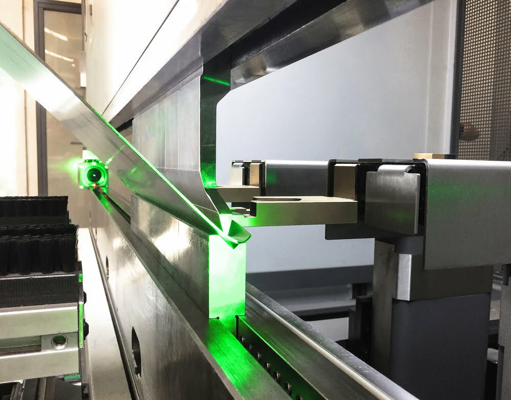 Press Brake Technology in Metal Fabrication: Pros and Cons 2 press brake 3