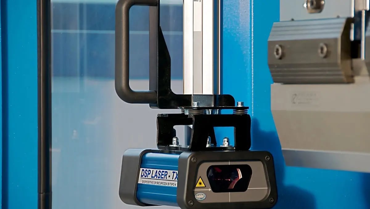 How to Choose Safety Device for CNC Press Brake - A Practical Guide 3 DSP Laser Protection for CNC Press Brake