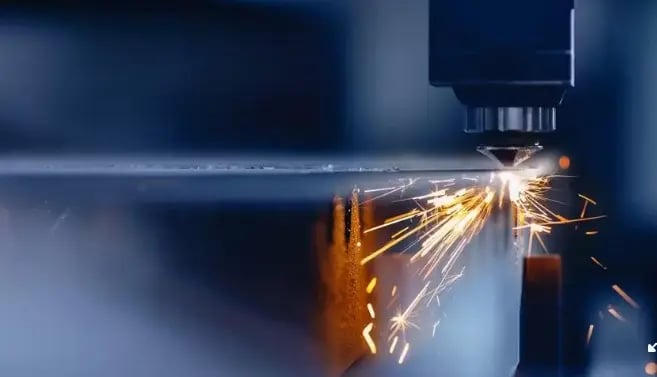 4 Types of Laser Cutters: You Should Familiarize Yourself With 2 Fiber laser cutter in operation