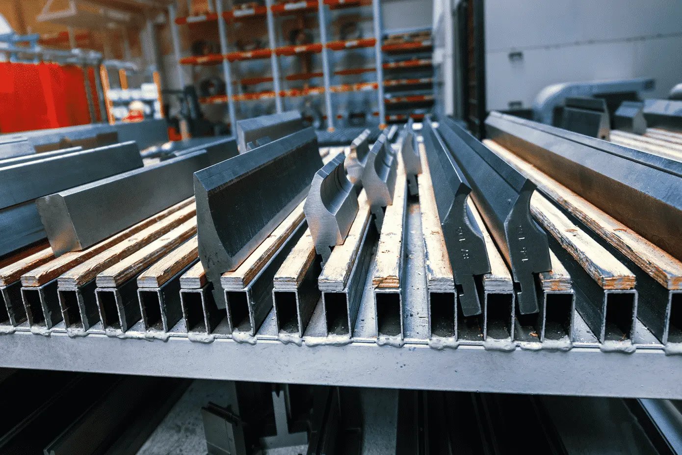 4 Common Mistakes Made When Operating a Bending Machine 3 Right toolings for bending machine