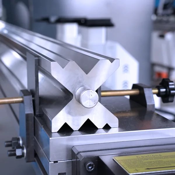 MB8 Series Press Brake with DA-58T 41 Multi-V Mold