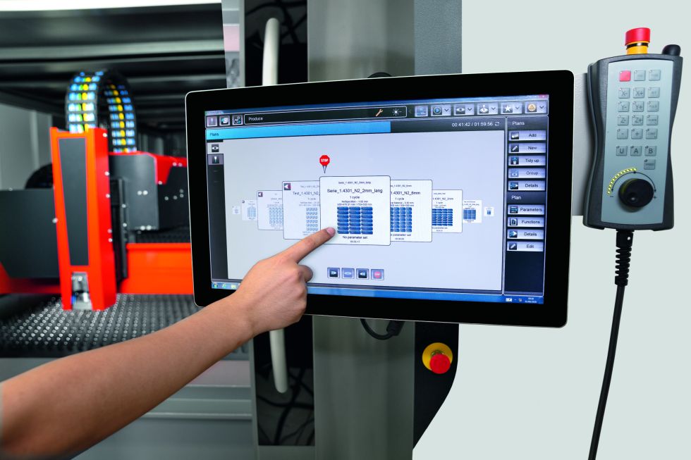 Essential Features to Look for in a Sheet Metal Laser Cutting Machine 5 BySmart Fiber GPL II touch screen