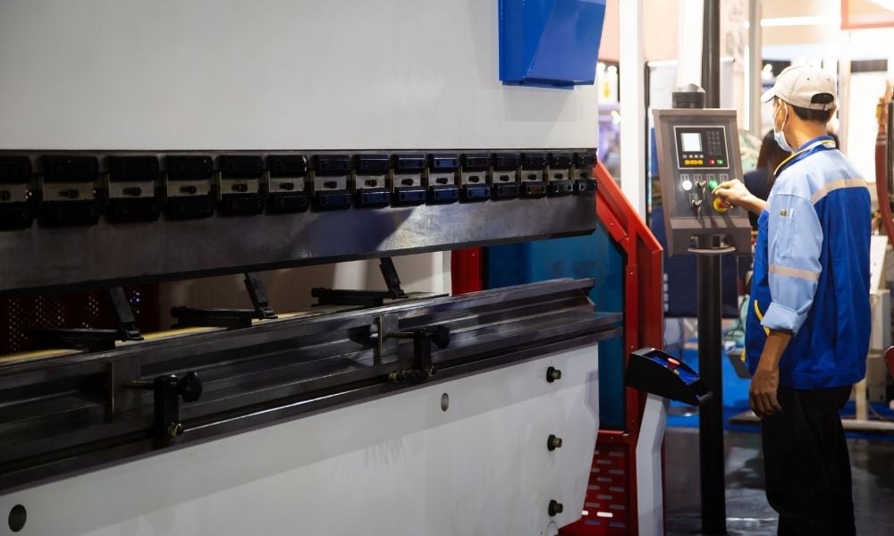 How to Operate a CNC Press Brake? 3 How to operate a cnc press brake safely