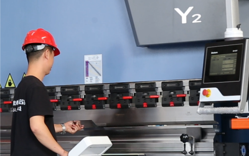 How to Operate a CNC Press Brake? 2 How to operate a cnc press brake