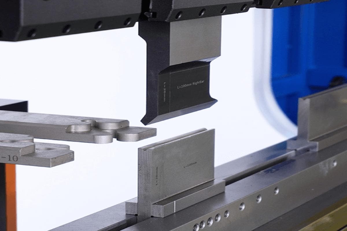 Small CNC Press Brake: Ultimate Buying Guide 5 Small cnc press brake maintenance