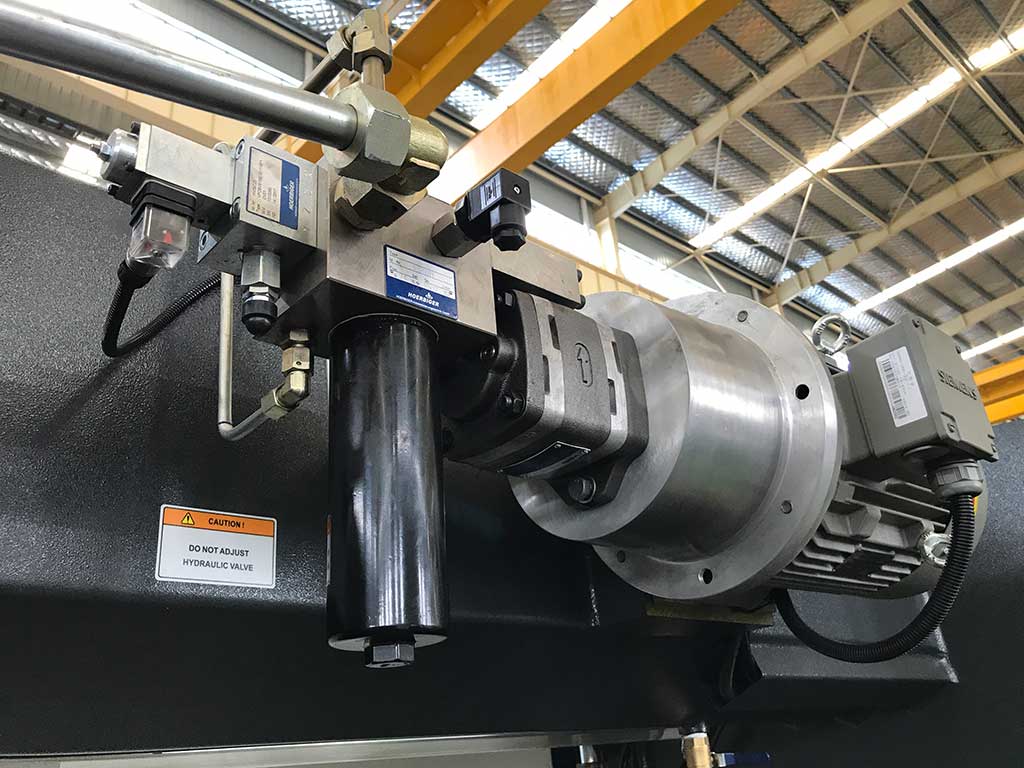 How Does a Hydraulic Press Brake Work? 2 how does a hydraulic press brake work